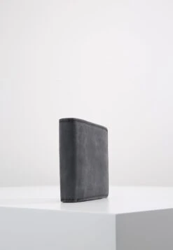 Pier One Leather - Lommebok - Black -Pier One 40b39582b9b84c498afeb1dc292ebce5