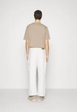 Pier One Carpenter Colored Twill- Jeans Straight Leg - Off-White -Pier One 4fab3a7ad84e43dfa273cbbbc4f63ebc