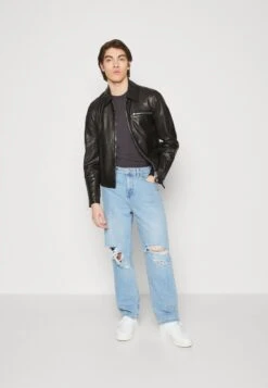 Pier One Distress On Knees - Jeans Relaxed Fit - Light Blue Denim -Pier One 5858246482774043b279d086509f30a8