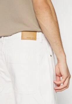 Pier One Carpenter Colored Twill- Jeans Straight Leg - Off-White -Pier One 6ab9ac206d634ef2960024847cf7be03