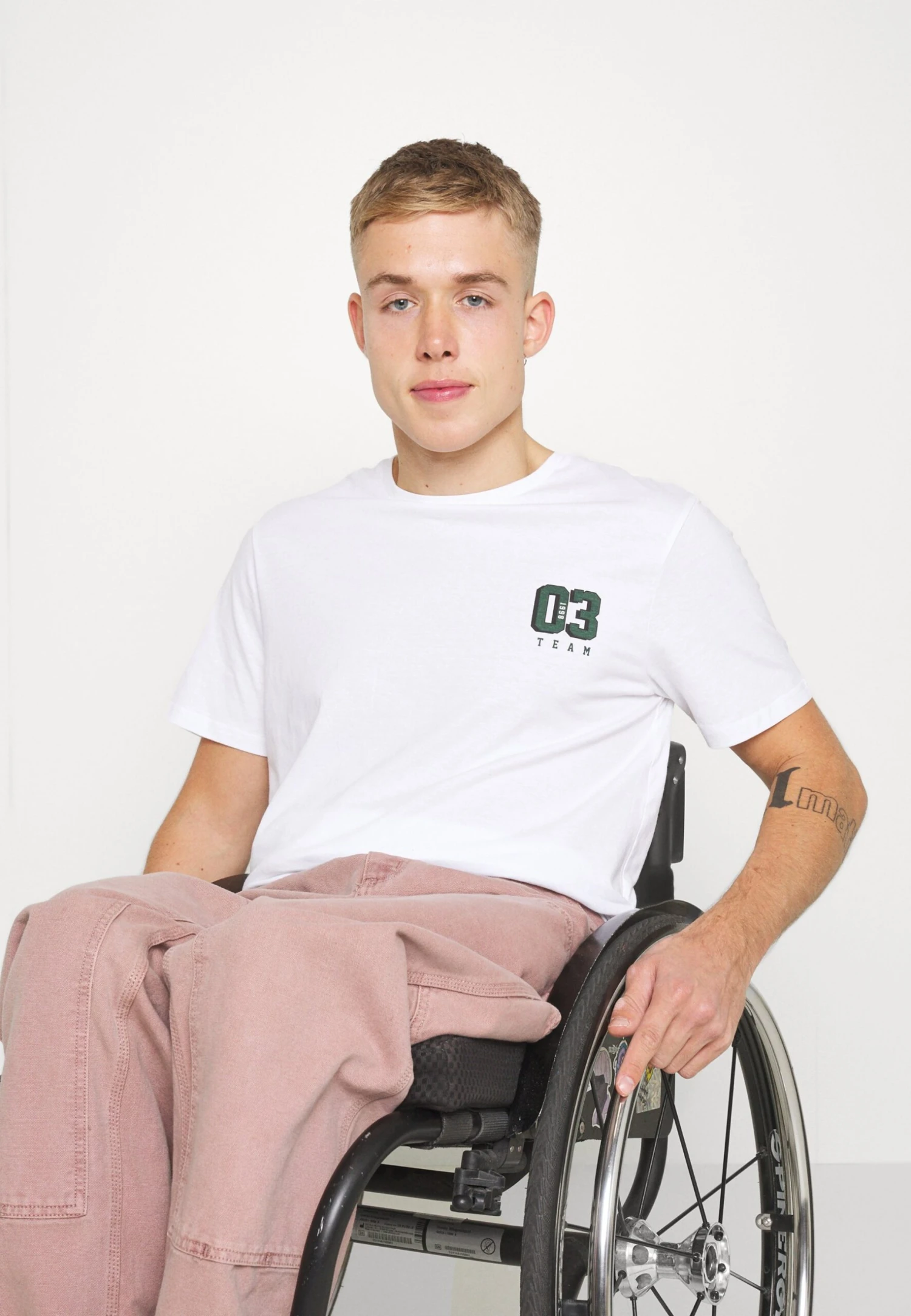 Pier One T-Shirts Med Print - White 5 Pier One T-Shirts Med Print - White - Bilde 3