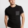 Pier One T-Shirts Med Print - Black 2 Pier One T-Shirts Med Print - Black -Pier One 9d71ef607fc14954be7aebb7643fdce1