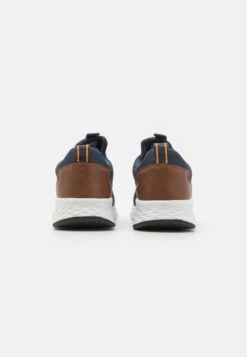 Pier One Unisex - Joggesko - Dark Blue 10 Pier One Unisex - Joggesko - Dark Blue -Pier One a265e4ec0e8848e4897238149fc32913