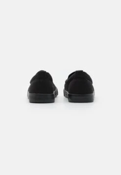 Pier One Unisex - Slippers - Black -Pier One b3086ad5a87545b591af413b2e38fb22