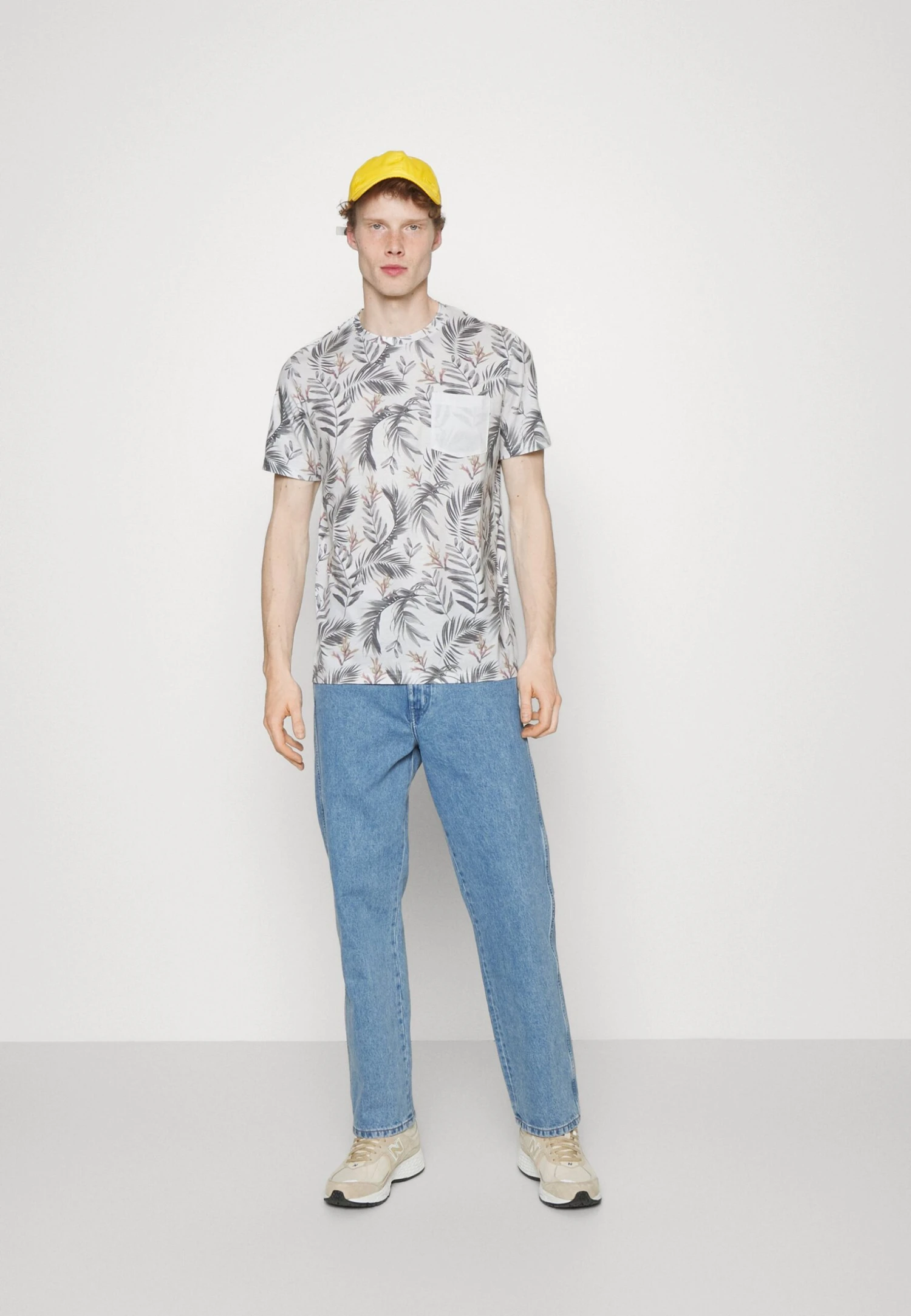 Pier One T-Shirts Med Print - Offwhite 4 Pier One T-Shirts Med Print - Offwhite - Bilde 2