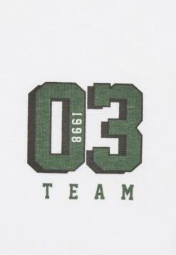 Pier One T-Shirts Med Print - White 25 Pier One T-Shirts Med Print - White -Pier One e61c1f0ccdfb41fe80333bd34522a625