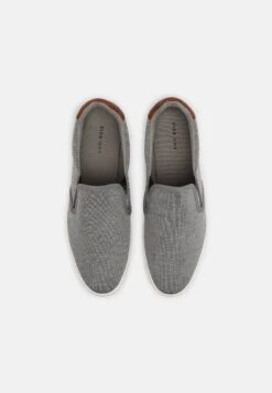 Pier One Unisex - Slippers - Dark Grey 12 Pier One Unisex - Slippers - Dark Grey -Pier One fd4006995ad74583bd5d996537dcc72b